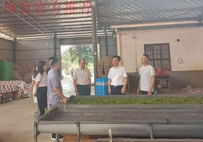 蔡振华赴蓉调研足球工作 强调推进职能转变